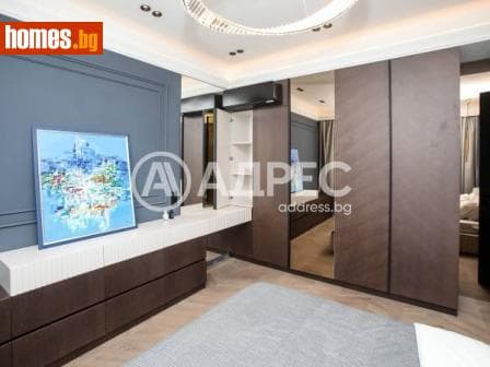 Тристаен, 93m²