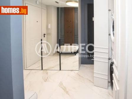Тристаен, 93m²