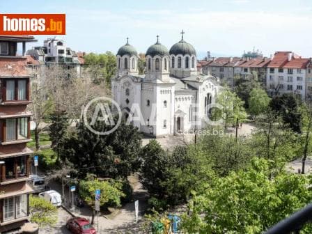 Тристаен, 93m²