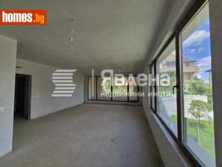 Тристаен, 144m²