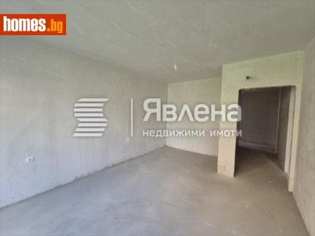 Тристаен, 144m²