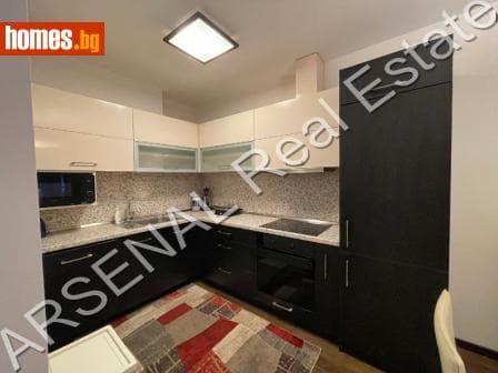 Тристаен, 128m²
