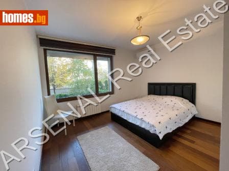 Тристаен, 128m²