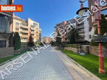 Тристаен, 128m²