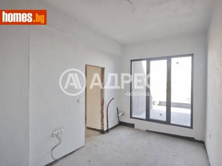 Тристаен, 129m²
