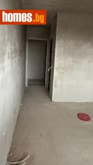 Тристаен, 132m²