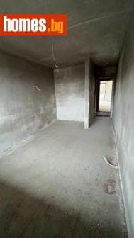 Тристаен, 132m²