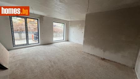 Тристаен, 132m²