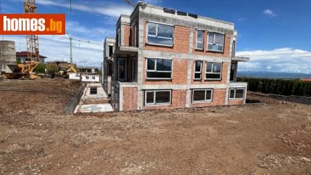 Тристаен, 132m²