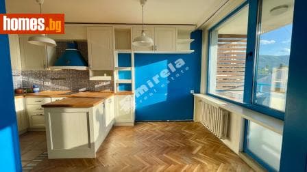Тристаен, 101m²