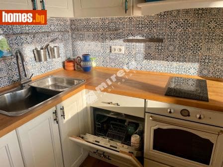 Тристаен, 101m²