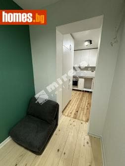 Тристаен, 63m²