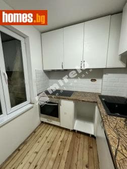 Тристаен, 63m²