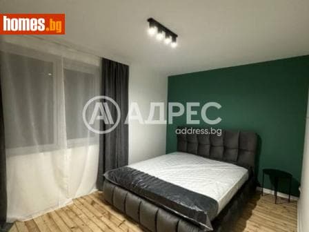 Тристаен, 65m²