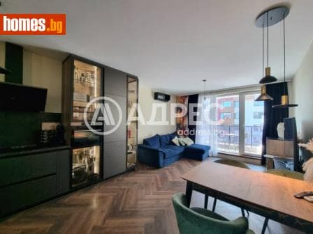 Тристаен, 106m²
