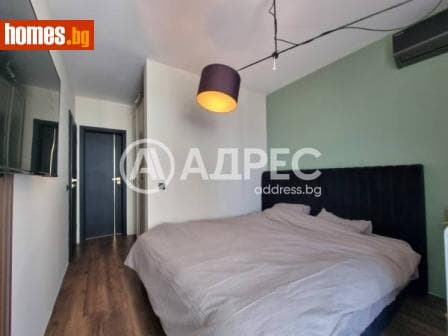 Тристаен, 106m²