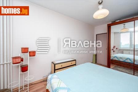 Тристаен, 91m²