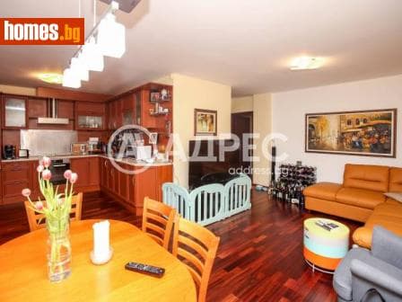 Тристаен, 95m²