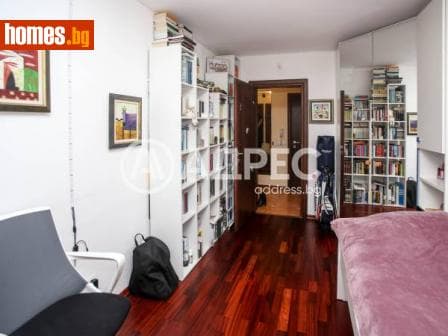 Тристаен, 95m²