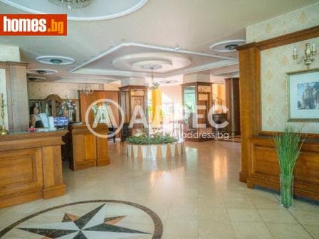 Тристаен, 167m²