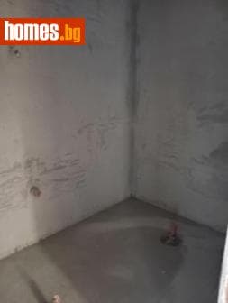 Тристаен, 113m²