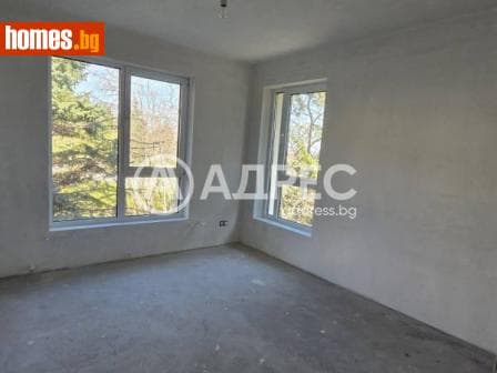Тристаен, 120m²