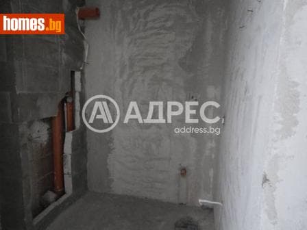 Тристаен, 120m²