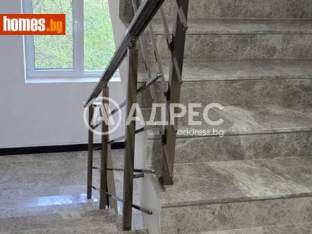 Тристаен, 120m²