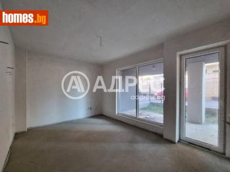Тристаен, 110m²