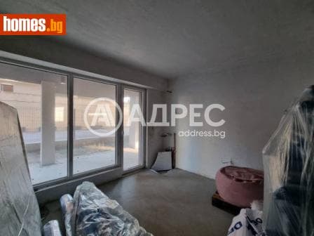 Тристаен, 110m²