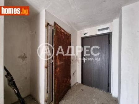 Тристаен, 110m²