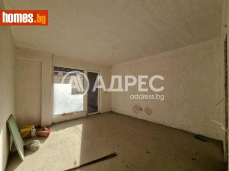 Тристаен, 110m²