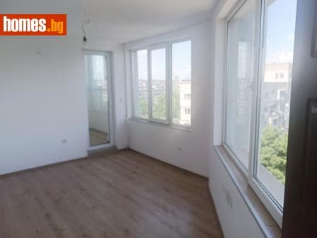 Тристаен, 249m²