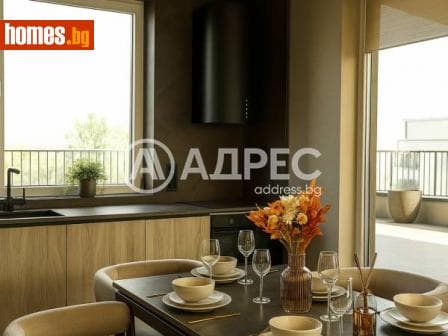 Тристаен, 91m²