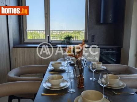 Тристаен, 91m²