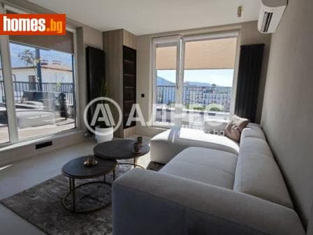 Тристаен, 91m²