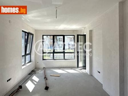 Тристаен, 112m²