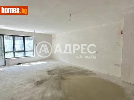 Тристаен, 112m²