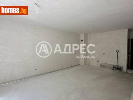 Тристаен, 112m²