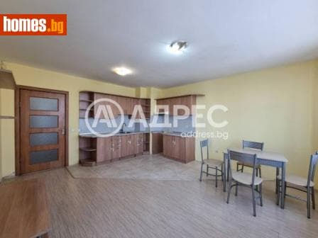 Тристаен, 110m²