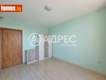 Тристаен, 110m²