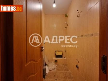 Тристаен, 110m²