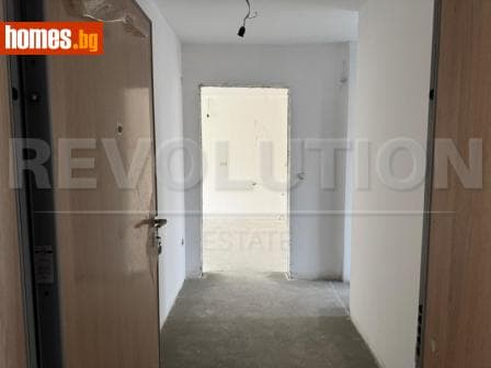 Тристаен, 90m²