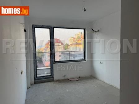 Тристаен, 90m²