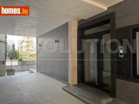 Тристаен, 90m²