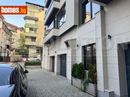 Тристаен, 90m²