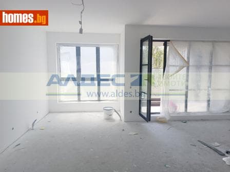 Тристаен, 152m²
