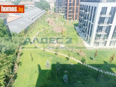 Тристаен, 152m²