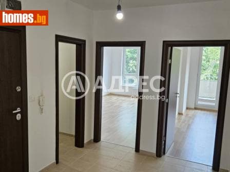 Тристаен, 121m²