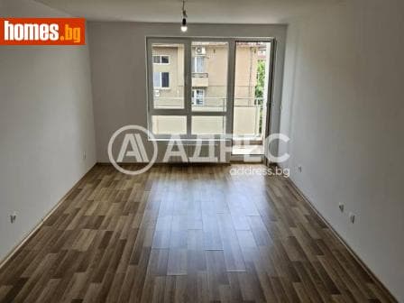 Тристаен, 121m²
